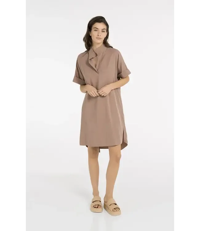Short sleeve dress