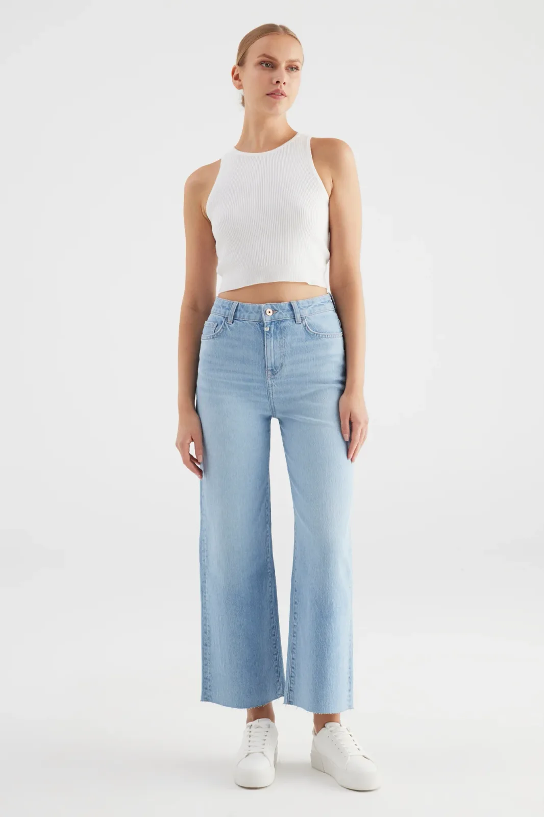 Cup of Joe Aura High Waist Ankle Length Raw Edge 5 Pocket Jeans Hellblau