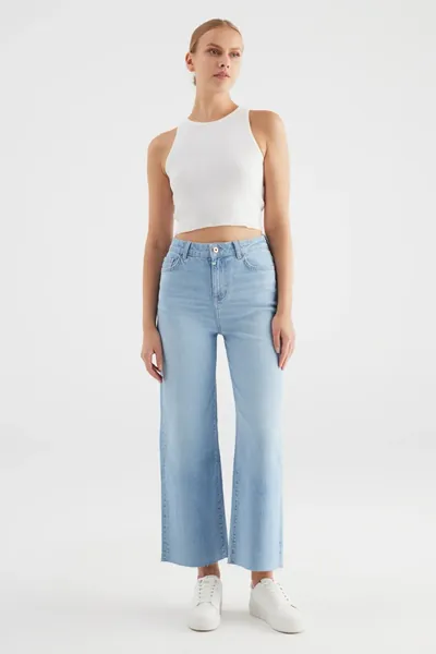 Cup of Joe Aura High Waist Ankle Length Raw Edge 5 Pocket Jeans Hellblau